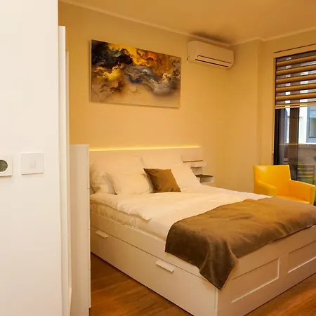 Palace - Pupinova Palata *