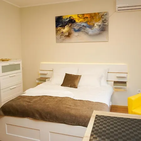 Palace - Pupinova Palata *