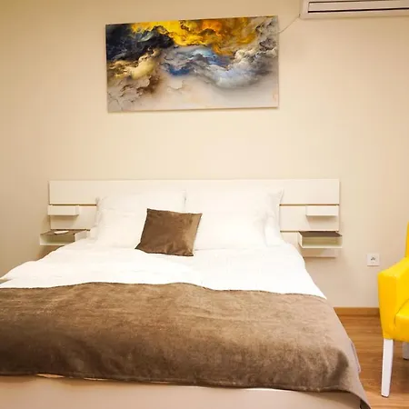 公寓 Palace - Pupinova Palata *